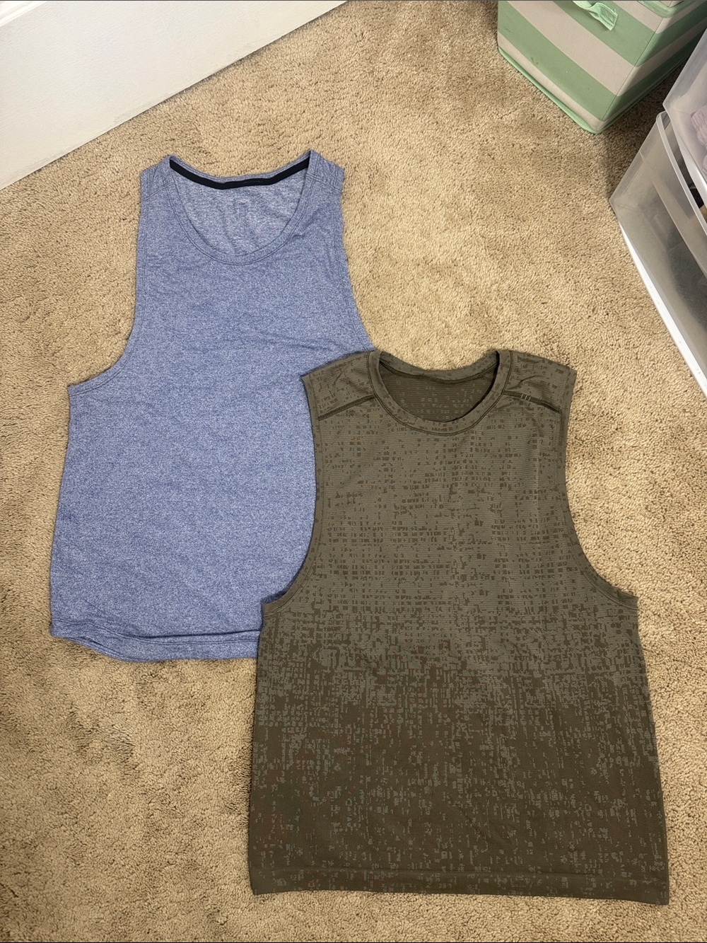 Lululemon Lot of Metal Vent Textured Training Tanks size Medium